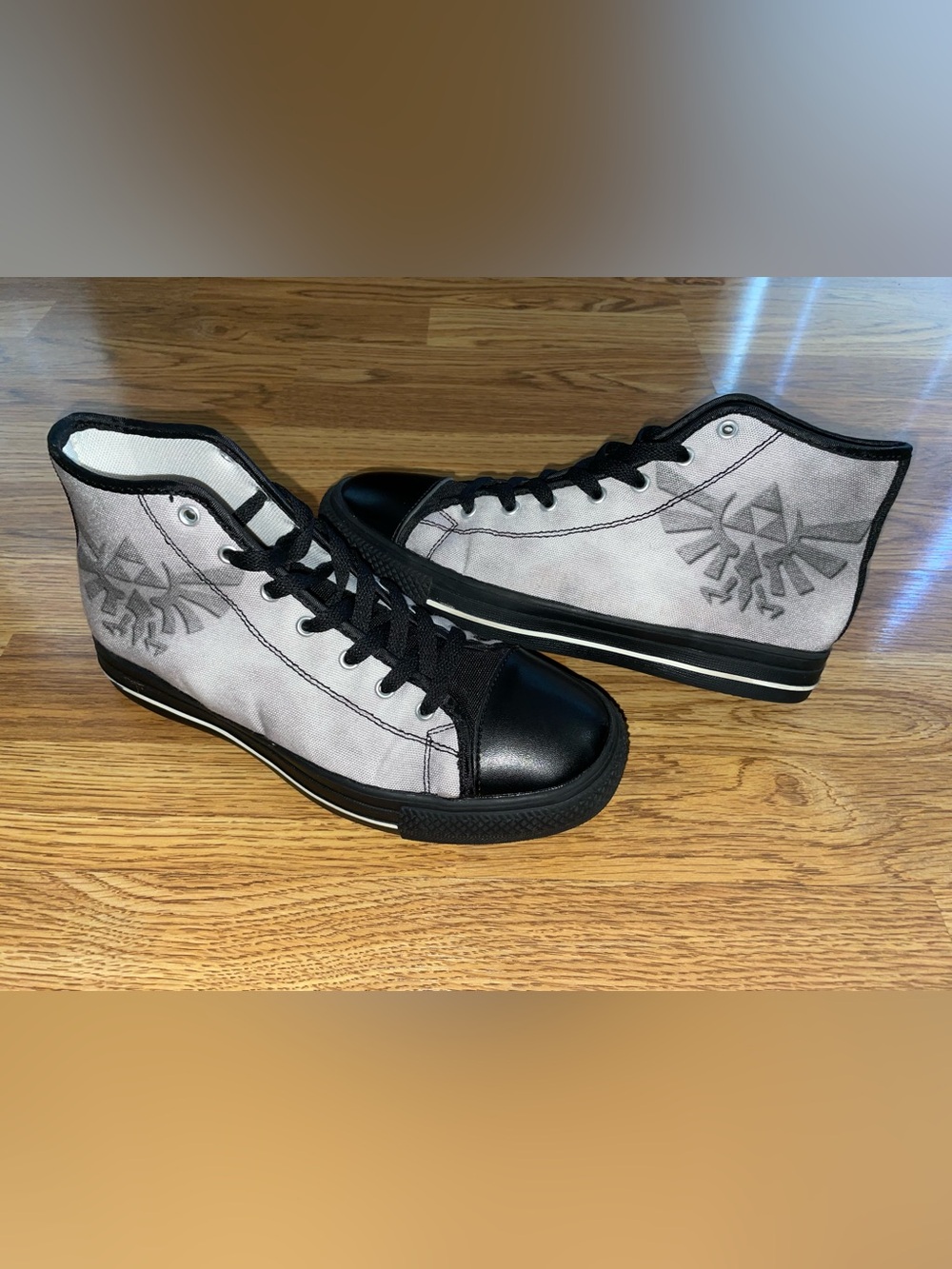 Legend of Zelda High Top Sneaker Shoes Womens 8 Mens 6 Hyrule Crest Triforce EUC